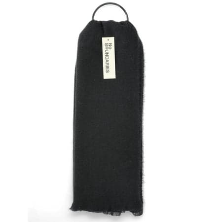 No Boundaries Women's Coordinating Blanket Scarf, One Size, Black Soot