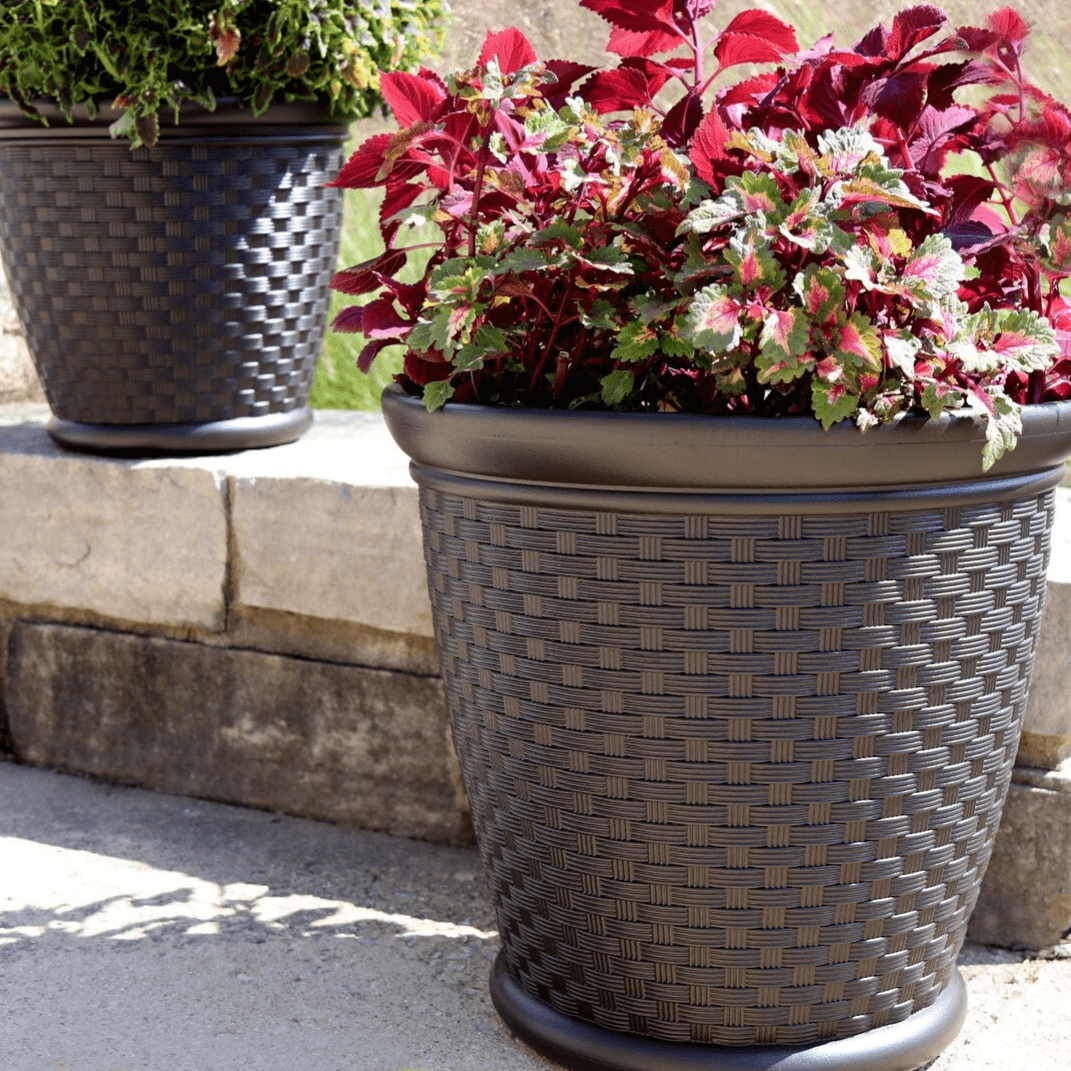 2pk Suncast Large Planters $39