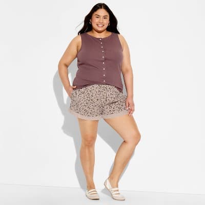 Women's Animal Print Lace Graphic Pull-On Shorts - Light Brown 1X