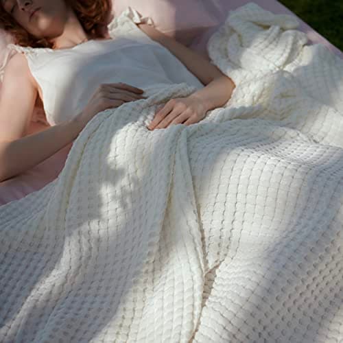 Stay Cool with 33% Off Bedsure Bamboo Blanket