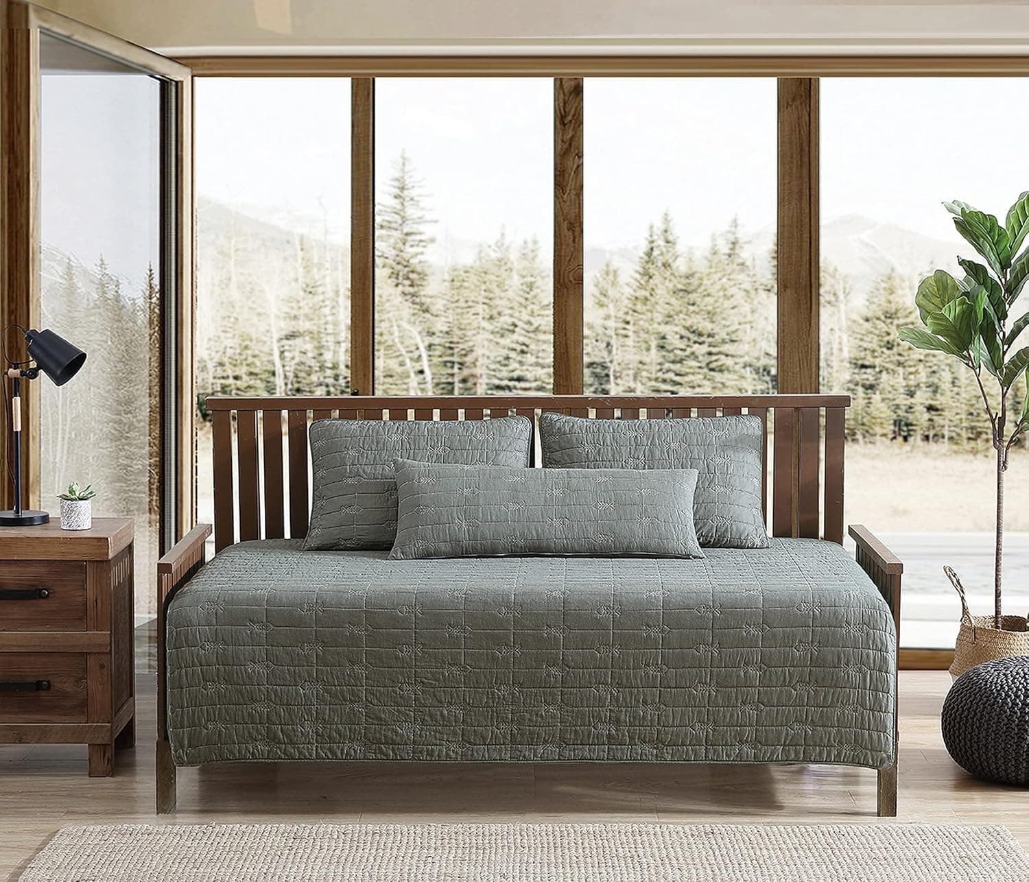 Luxurious Eddie Bauer Daybed Set - 57% Off