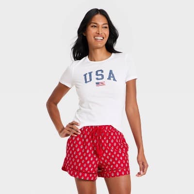 Women's Short Sleeve Graphic T-Shirt - Universal Thread™ Cream L