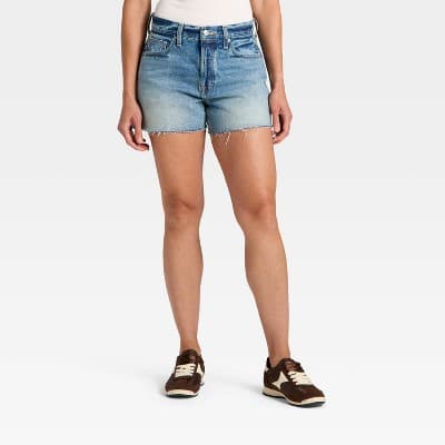 Women's Mid-Rise 90's Baggy Denim Shorts - Universal Thread™ Medium Wash 6