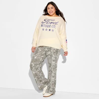 Women's Ford Graphic Pullover Sweater - Cream 3X