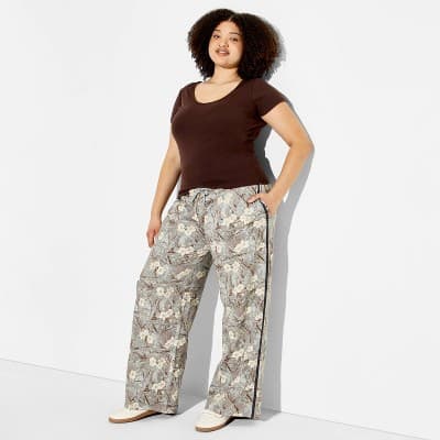 Women's Floral Camo Tunnel Graphic Pull-On Pants - 1X