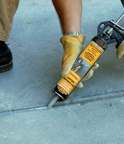 Quikrete 10-oz. Self-Levelling Concrete Sealant