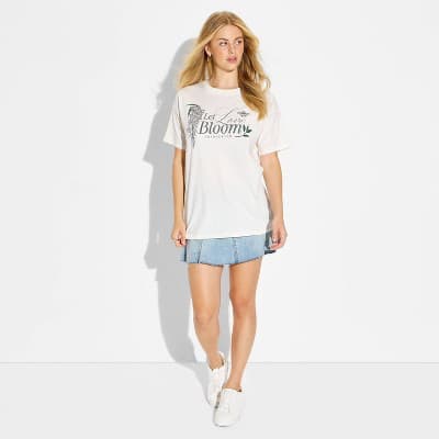 Women's Bridgerton Let Love Bloom Oversized Short Sleeve Graphic T-Shirt - Cream XXS