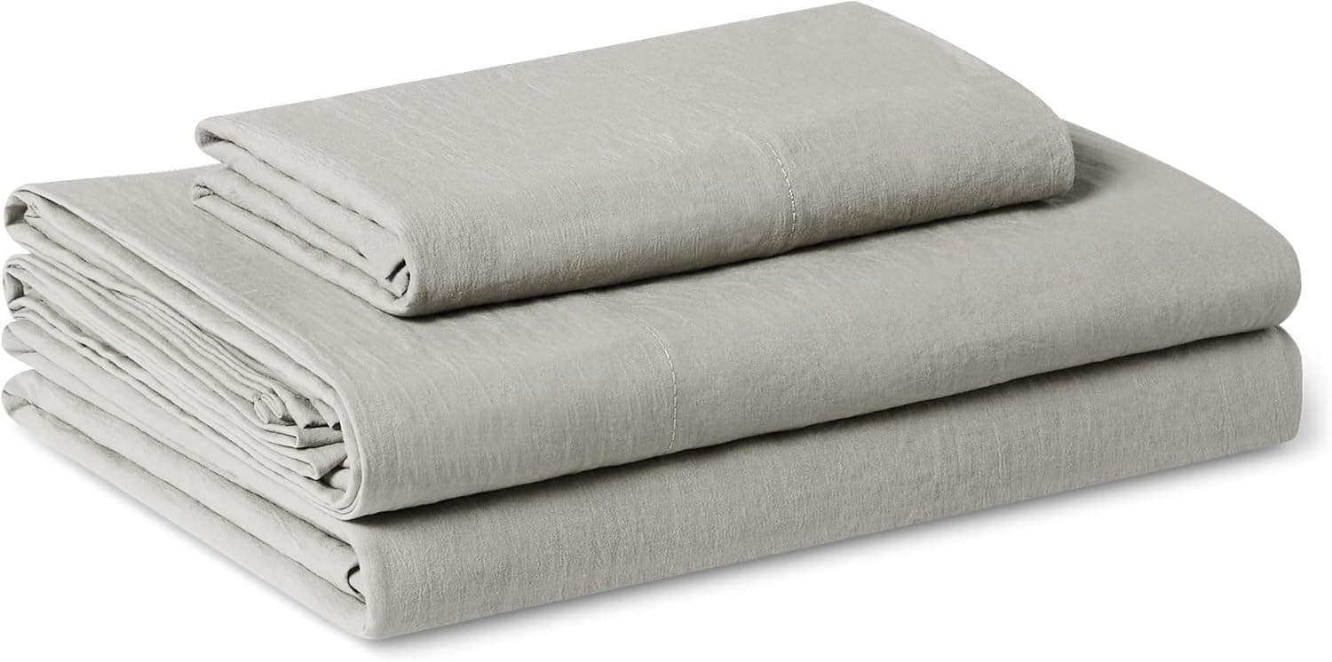 Cozy Bedding Set: Amazon Basics Microfiber Sheets