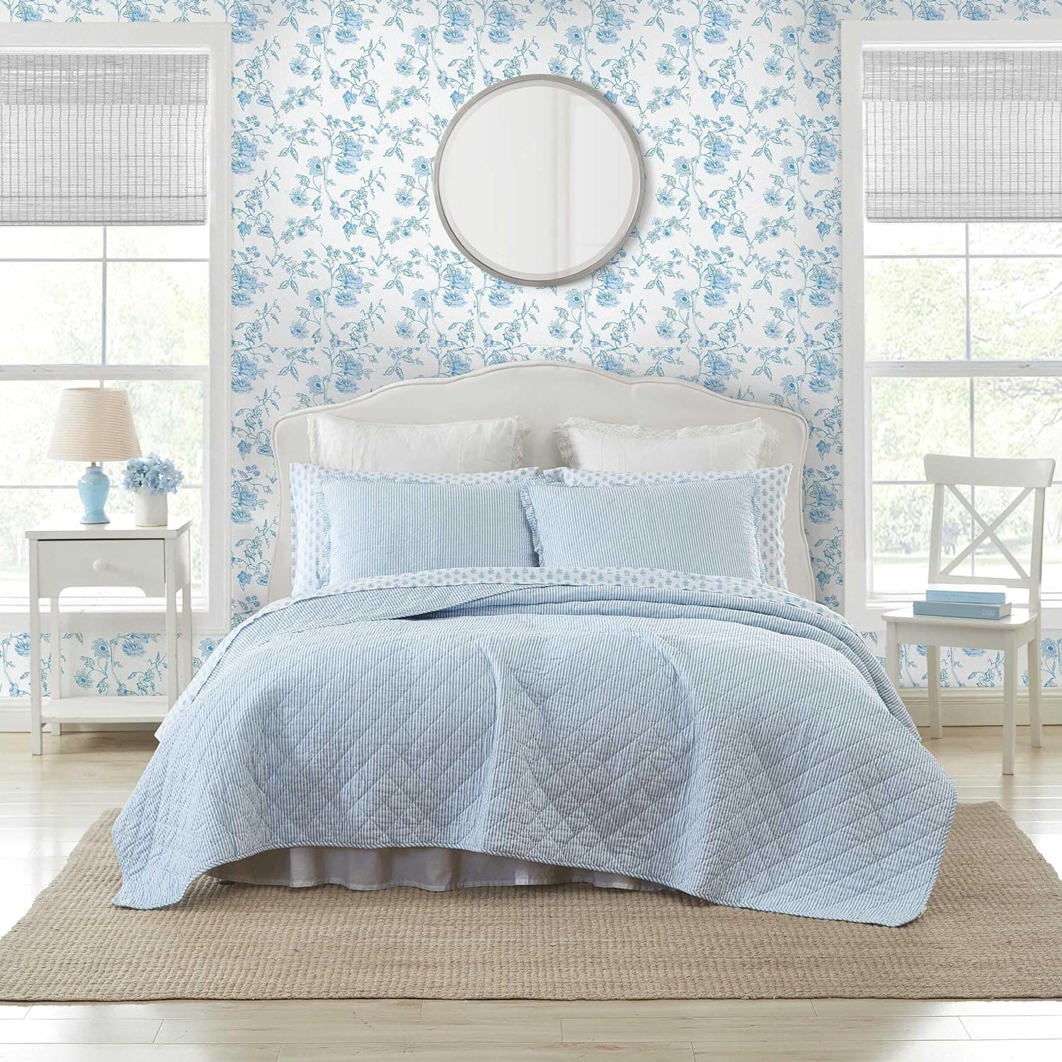 Cozy Oxford Stripe Blue Quilt Set - Luxurious Bedding for Your Home