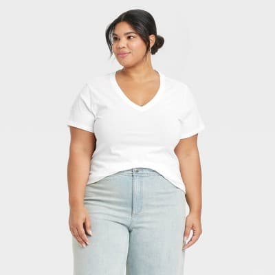 Women's Short Sleeve V Neck T-Shirt - Universal Thread™ White XXL: Relaxed Fit, Pullover, Jersey Fabric