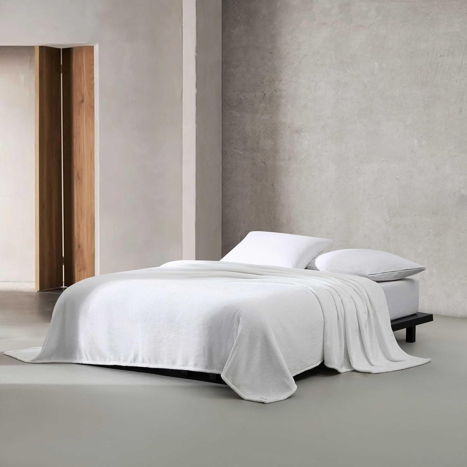Cozy Calvin Klein Twin Blanket - Soft Plush Bedding