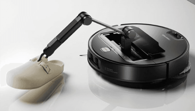 roborock Saros Z70 Robot Vacuum and Mop w/ OmniGrip Grabber Arm Amazon