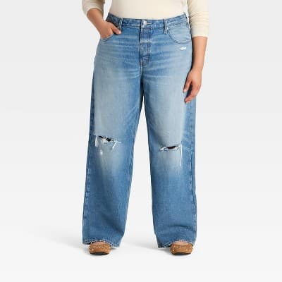 Women's Mid-Rise 90's Baggy Denim Jeans - Universal Thread™ Medium Wash Destroy 28