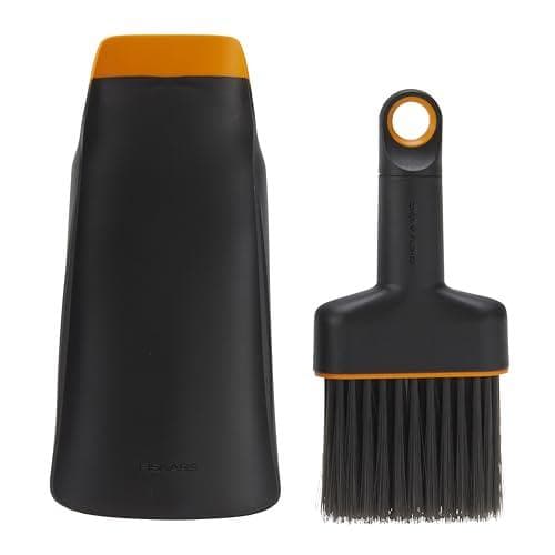 30% Off Fiskars Planting Soil Scoop & Brush Set on Amazon